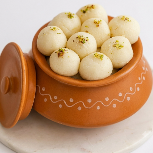 Soft & Juicy Rasgulla – Traditional Bengali Sweet in Sugar Syrup