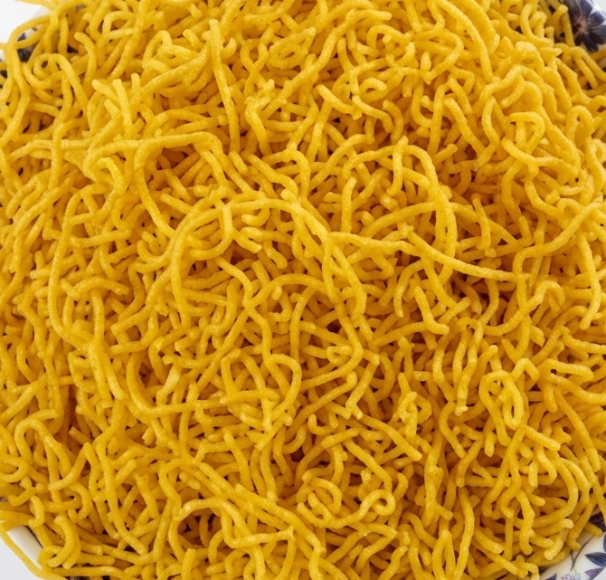 Crispy Jhuri Bhaja Bhujia – Fine, Crunchy & Flavourful Indian Namkeen