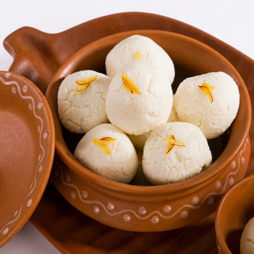 Authentic Kachagolla – Fresh Bengali Cottage Cheese Sweet