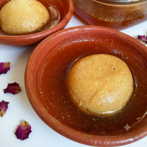 Authentic Nolen Gurer Rosogolla – Soft Bengali Sweet with Date Palm Jaggery