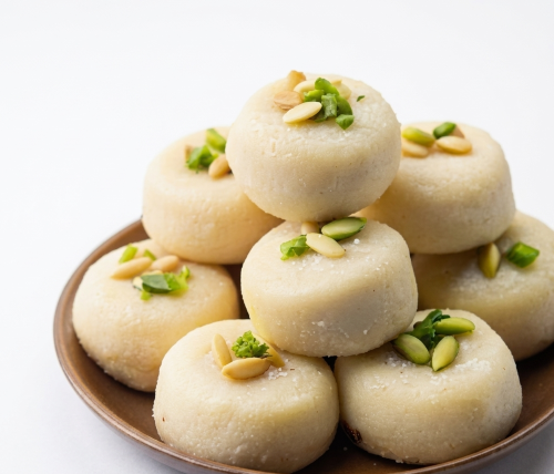 Premium White Mawa Peda – Rich, Creamy & Traditional Milk Sweet